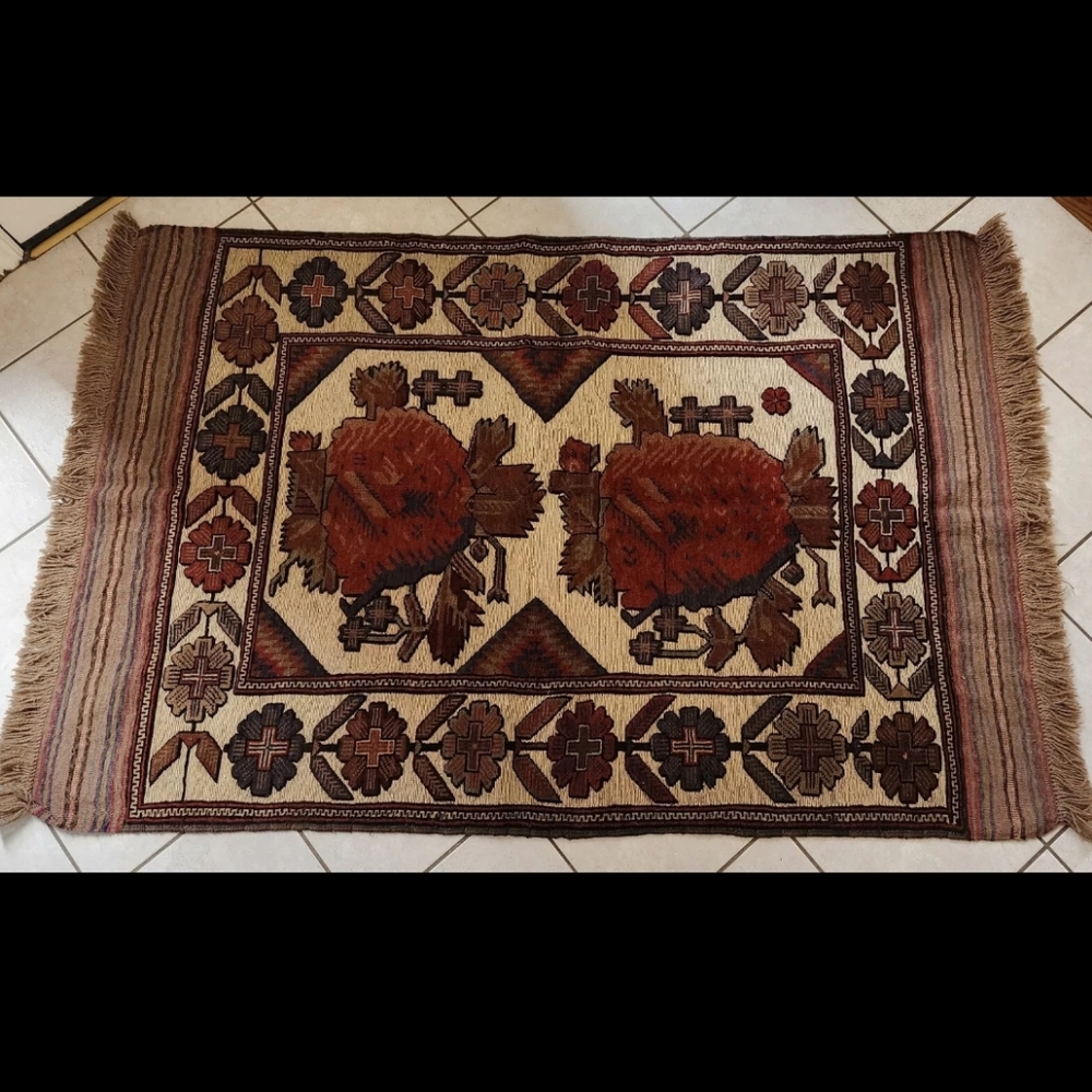 Vintage Strawberries Turkish Carpet 6'x 4' - handmade, wool, natural dyes - Picture 4 of 6